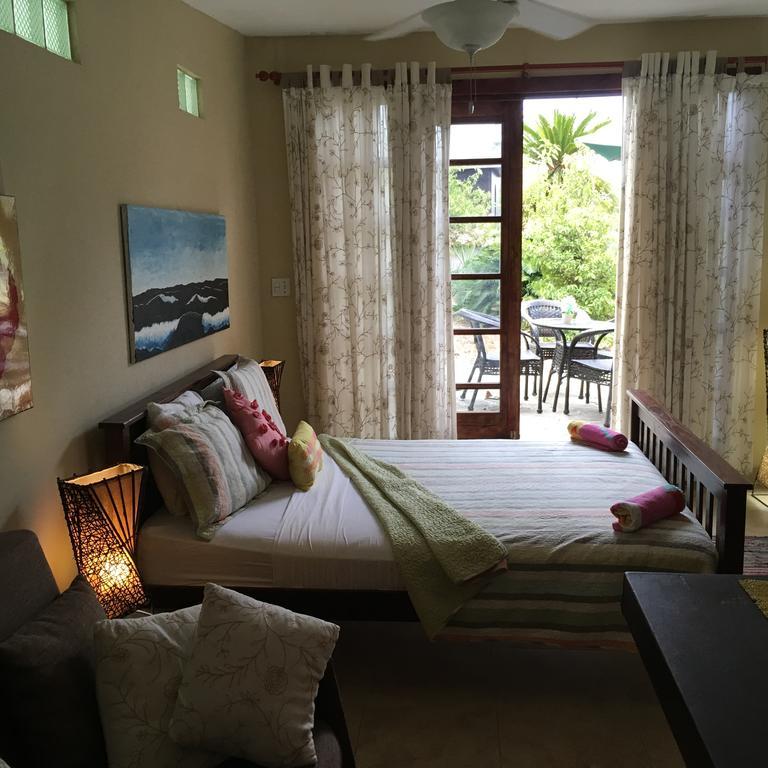 Casa Del Sol Bed And Breakfast Contadora Island ภายนอก รูปภาพ